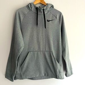 Nike Gray Sweatshirt with Cozy Fit with Pockets size Medium